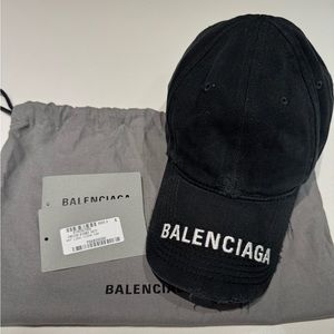 Balenciaga distressed logo baseball cap